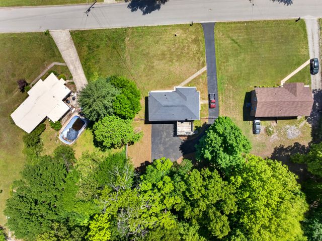 127 James Dr, Clarksville, TN 37042