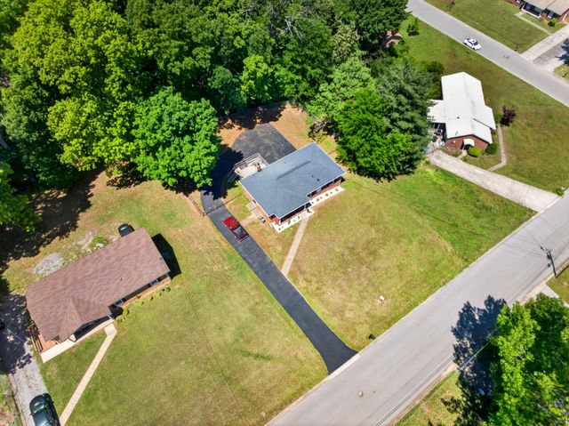 127 James Dr, Clarksville, TN 37042