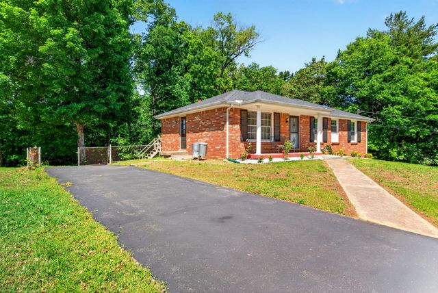 127 James Dr, Clarksville, TN 37042