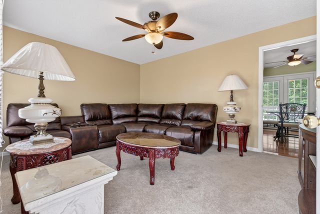 127 James Dr, Clarksville, TN 37042