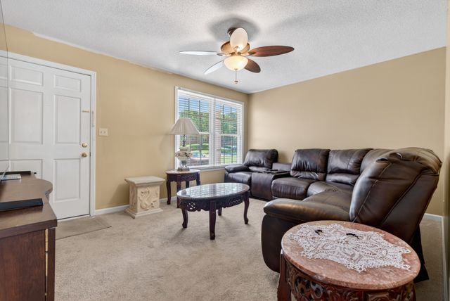 127 James Dr, Clarksville, TN 37042