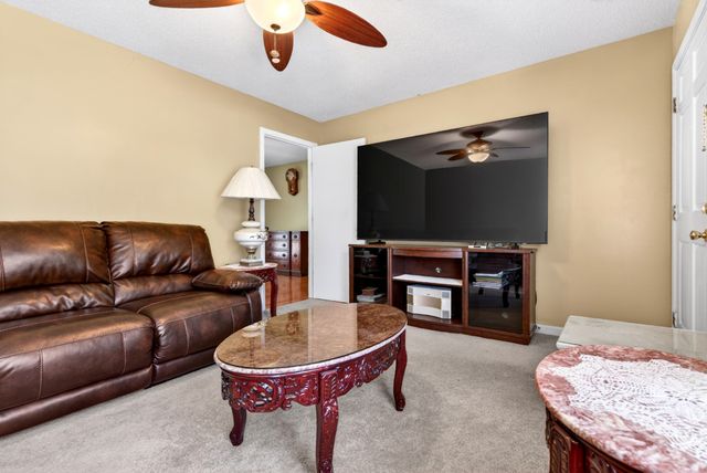 127 James Dr, Clarksville, TN 37042