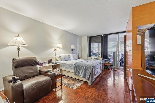 6 Horizon 2106, Fort Lee, NJ 07024