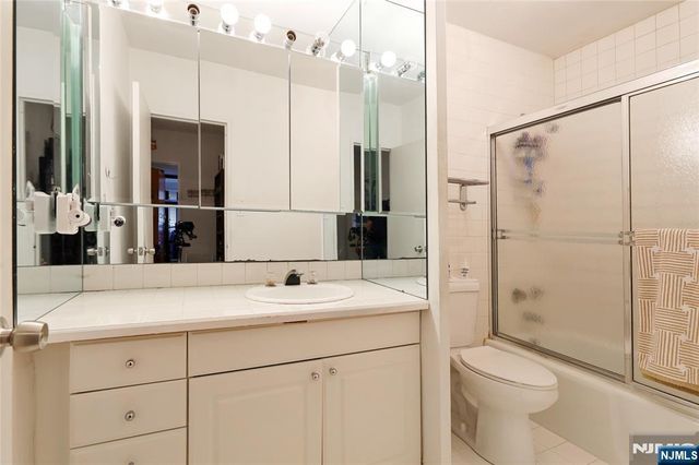 6 Horizon 2106, Fort Lee, NJ 07024