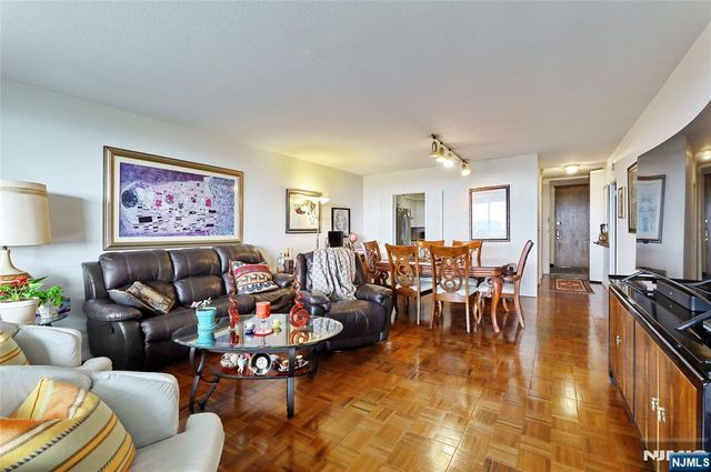 6 Horizon 2106, Fort Lee, NJ 07024