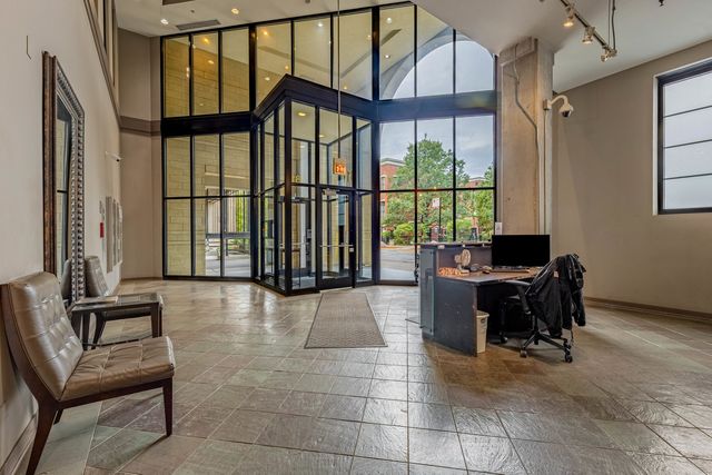 811 W 15th Place 806, Chicago, IL 60608