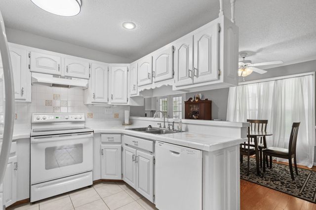 125 Fox Glen Dr., Loris, SC 29569
