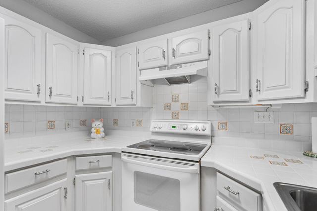 125 Fox Glen Dr., Loris, SC 29569