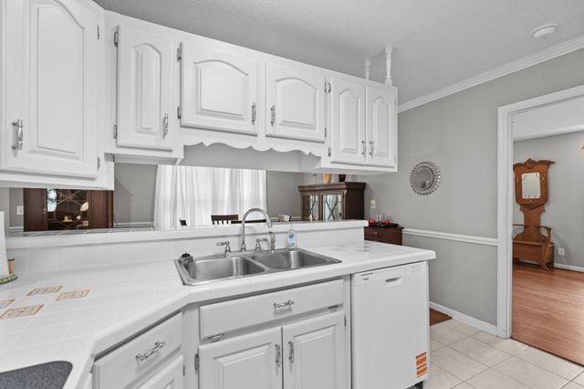 125 Fox Glen Dr., Loris, SC 29569