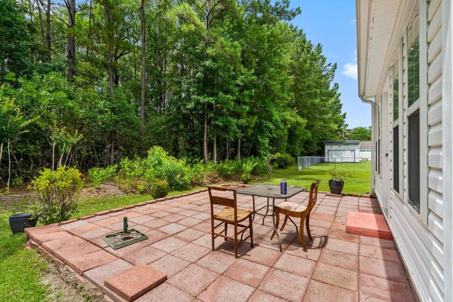 125 Fox Glen Dr., Loris, SC 29569