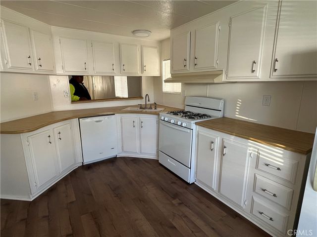 220 ELK st 118, Hemet, CA 92543