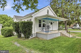35 PAUL COURTNEY DR, Harpers Ferry, WV 25425