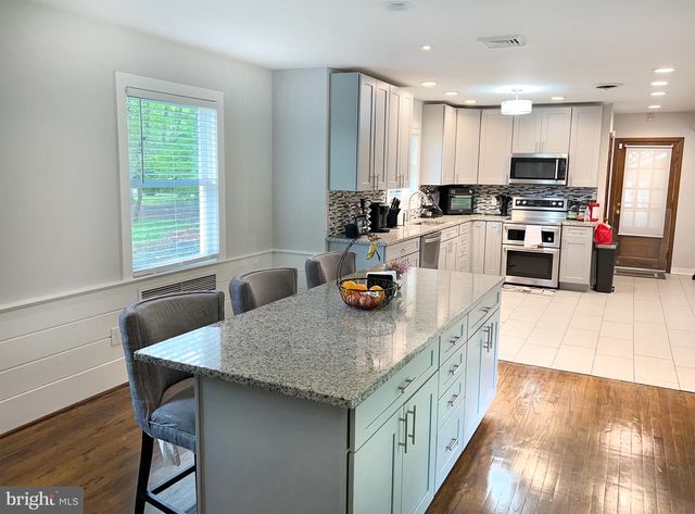 331 BRIDGEBORO RD, Moorestown, NJ 08057