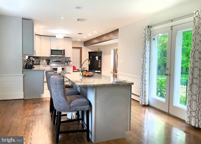 331 BRIDGEBORO RD, Moorestown, NJ 08057
