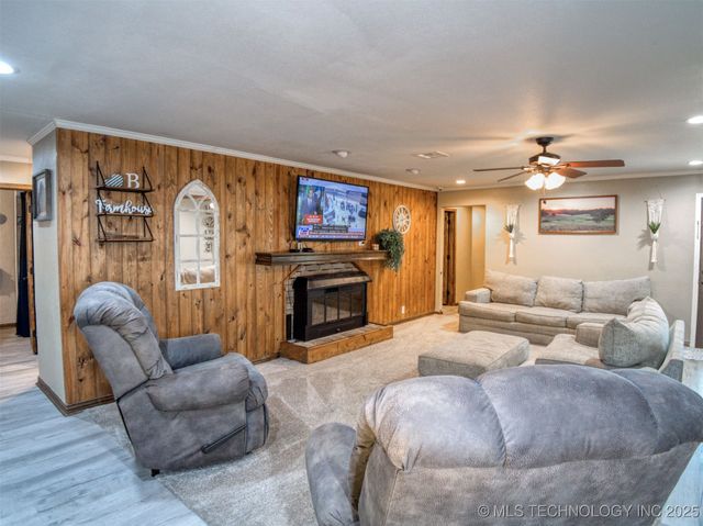 3487 Edge Road, Kingston, OK 73439