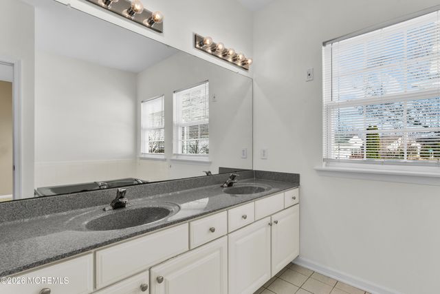 81 Halsted Drive, Manchester, NJ 08759