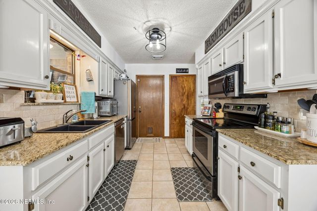 11166 WOODELM Drive E, Jacksonville, FL 32218