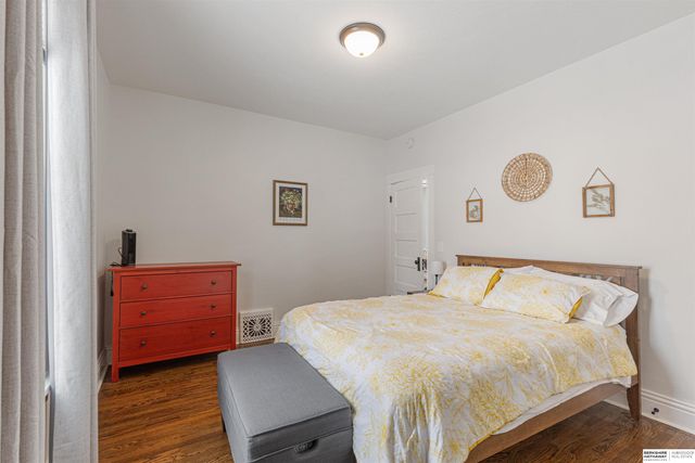 831 S 50 Street, Omaha, NE 68106