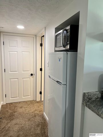 831 S 50 Street, Omaha, NE 68106