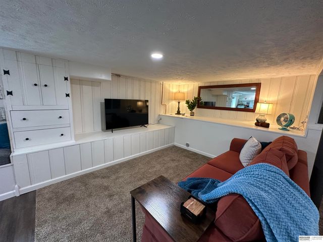 831 S 50 Street, Omaha, NE 68106