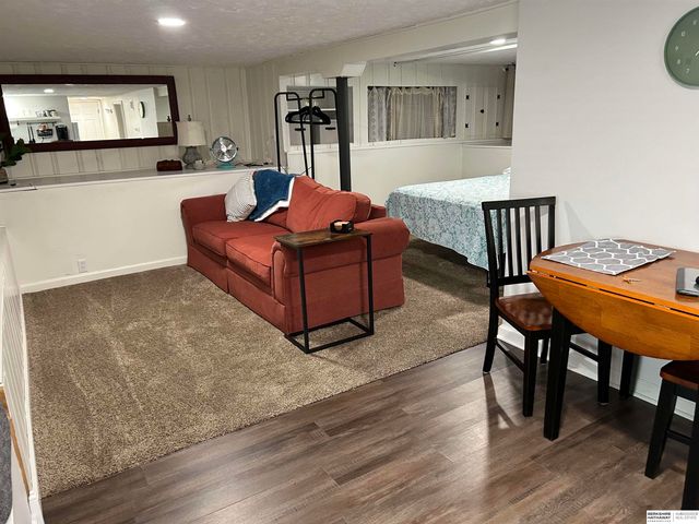831 S 50 Street, Omaha, NE 68106