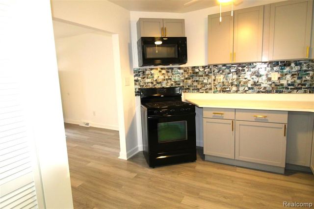 14622-14624 Huron Street, Taylor, MI 48180