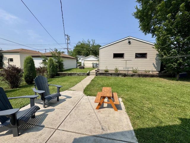 3041 S 49th STREET, Milwaukee, WI 53219