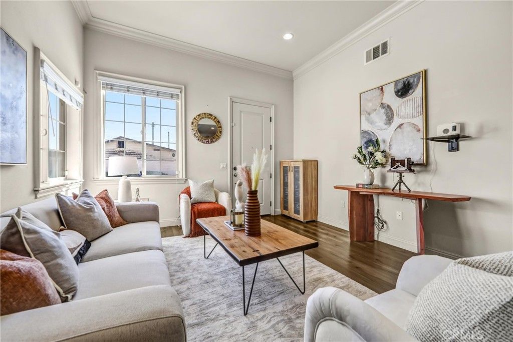 Image 7 of property listing at 5533 Santa Anita Ave, Temple City, CA 91780