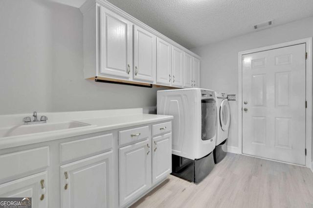 523 Barhams Ridge Drive, Mcdonough, GA 30252