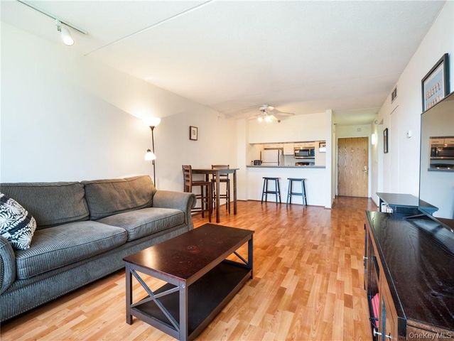 4 Martine Avenue 514, White Plains, NY 10606
