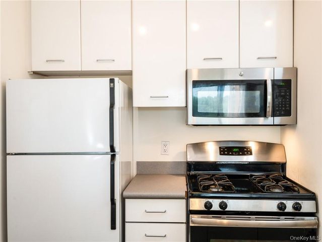 4 Martine Avenue 514, White Plains, NY 10606