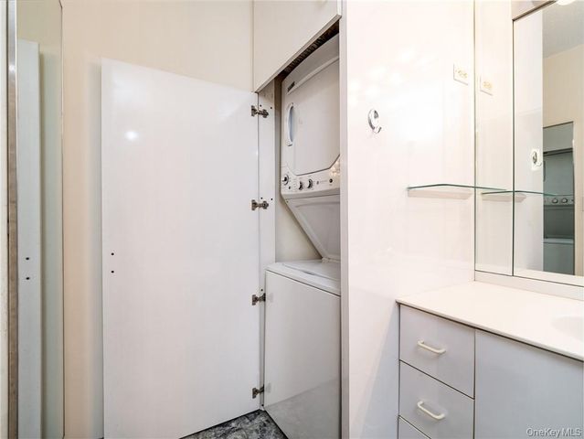 4 Martine Avenue 514, White Plains, NY 10606