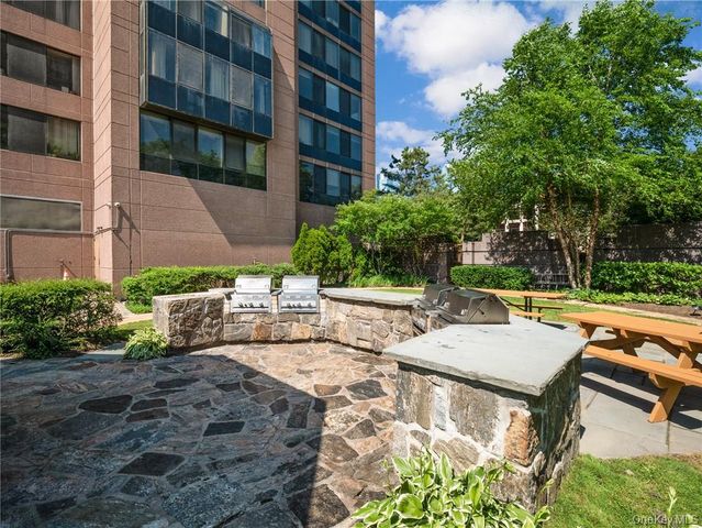4 Martine Avenue 514, White Plains, NY 10606