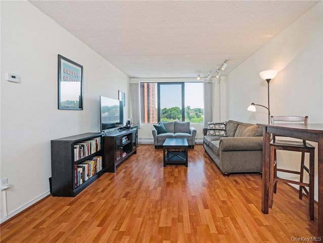 4 Martine Avenue 514, White Plains, NY 10606