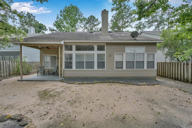 24 E New Avery Place, The Woodlands, TX 77382