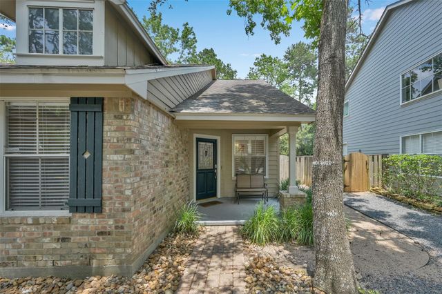 24 E New Avery Place, The Woodlands, TX 77382