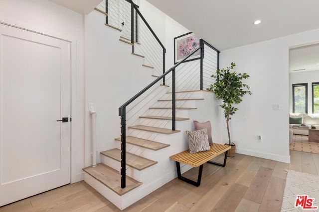 1015 S Tremaine Avenue, Los Angeles, CA 90019
