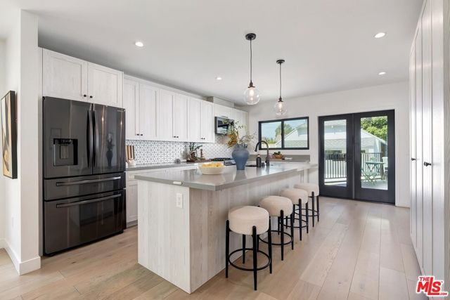 1015 S Tremaine Avenue, Los Angeles, CA 90019