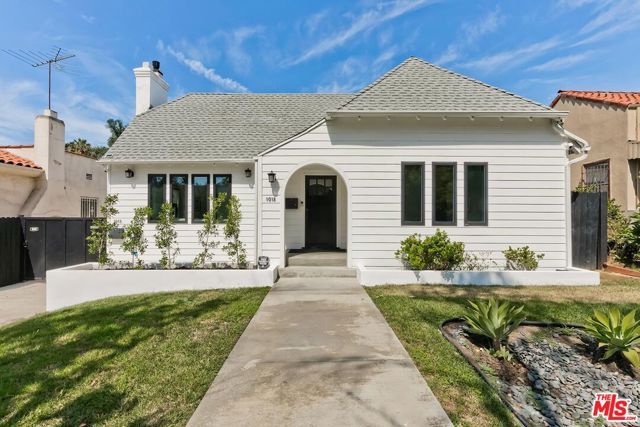 1015 S Tremaine Avenue, Los Angeles, CA 90019