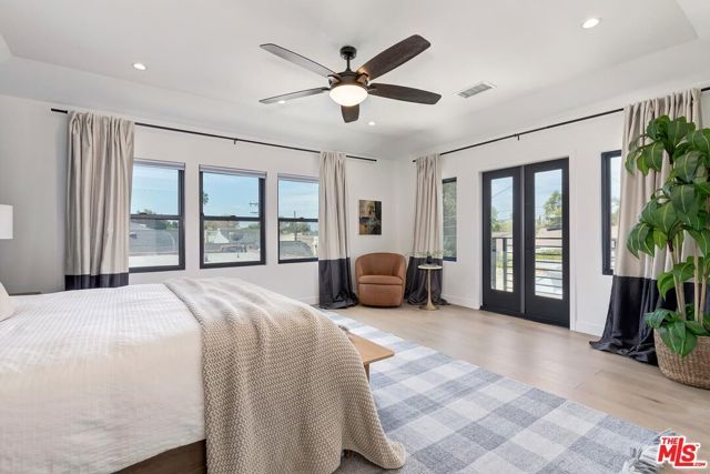 1015 S Tremaine Avenue, Los Angeles, CA 90019