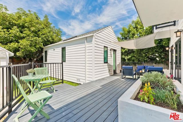 1015 S Tremaine Avenue, Los Angeles, CA 90019