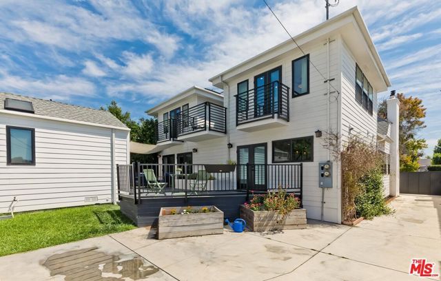 1015 S Tremaine Avenue, Los Angeles, CA 90019