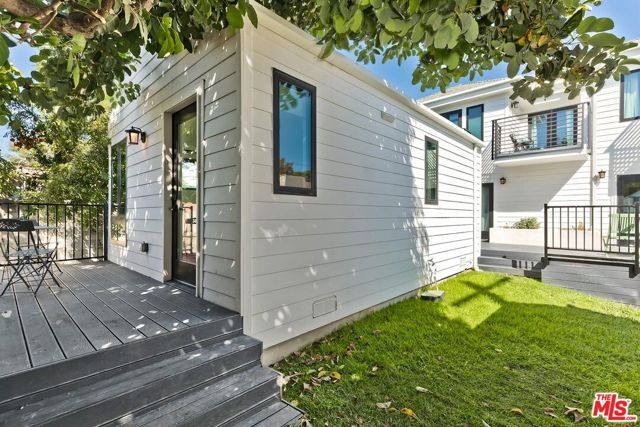 1015 S Tremaine Avenue, Los Angeles, CA 90019