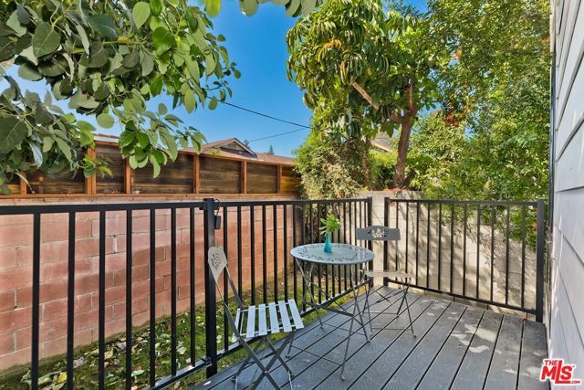 1015 S Tremaine Avenue, Los Angeles, CA 90019