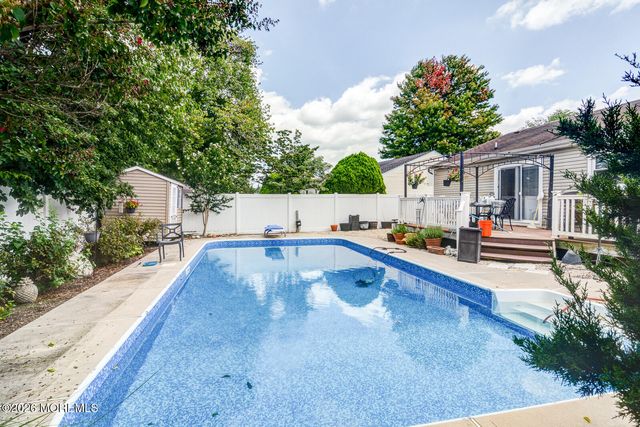 105 Fairway Drive, Brick, NJ 08724
