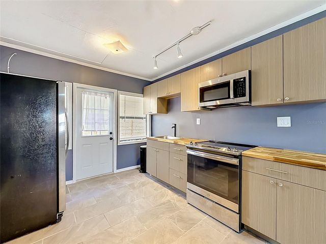 3120 DUPONT STREET S, Gulfport, FL 33707