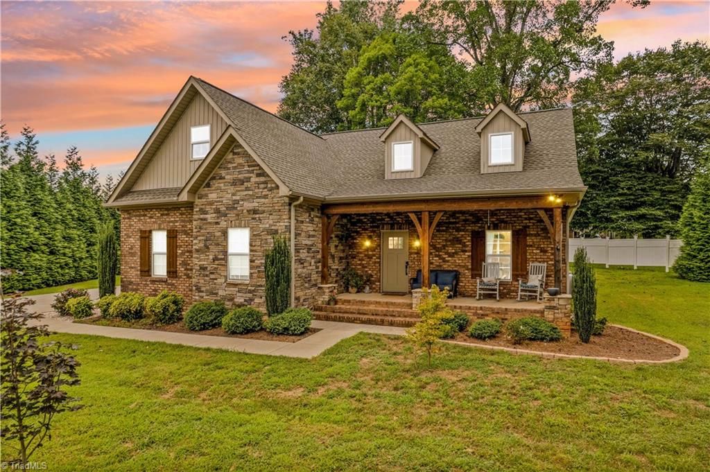 178 Nellwood Court, Mocksville, NC 27028