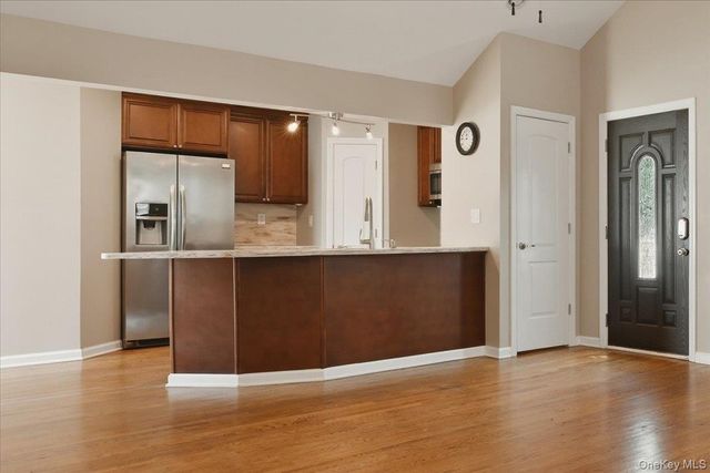 12 Annuskemunnica Road, Babylon, NY 11702