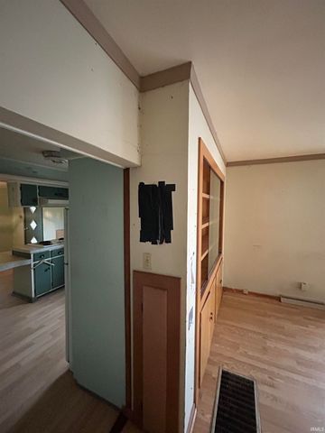 405 SW 3rd Street, Loogootee, IN 47553