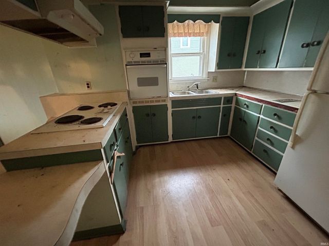 405 SW 3rd Street, Loogootee, IN 47553